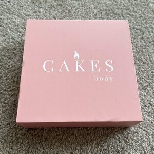 NWT Cakes circles